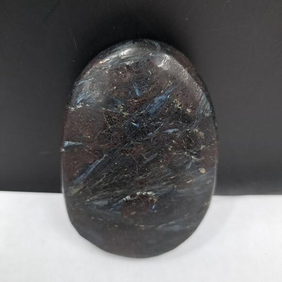117G Natural Astrophyllite Garnet Firework Quartz Healing Palm Stone - Picture 4 of 5